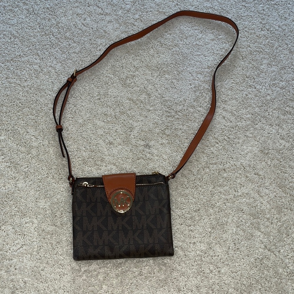 Micheal Kors crossbody